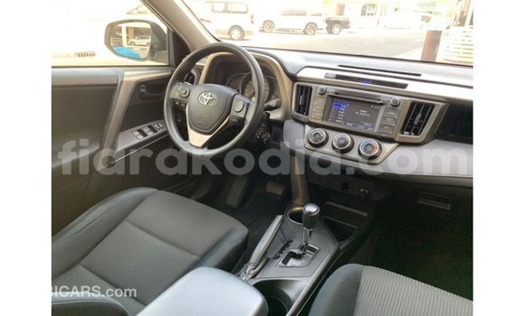 Hividy Toyota HiAce fotsy Truck in Import - Dubai in Diana Hividy Toyota HiAce fotsy Truck in Import - Dubai in Diana