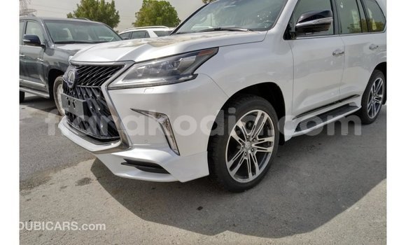 Acheter Import Voiture Lexus LX Blanc à Import - Dubai, Diana Acheter Import Voiture Lexus LX Blanc à Import - Dubai, Diana