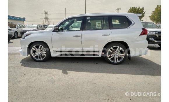 Acheter Import Voiture Lexus LX Blanc à Import - Dubai, Diana Acheter Import Voiture Lexus LX Blanc à Import - Dubai, Diana