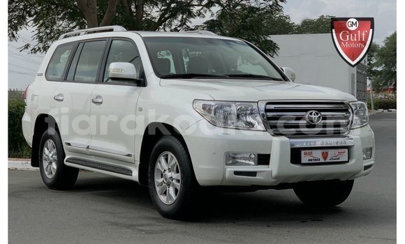 Hividy Toyota Land Cruiser fotsy Car in Import - Dubai in Diana Hividy Toyota Land Cruiser fotsy Car in Import - Dubai in Diana