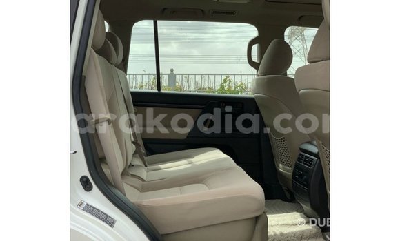 Hividy Toyota Land Cruiser fotsy Car in Import - Dubai in Diana Hividy Toyota Land Cruiser fotsy Car in Import - Dubai in Diana