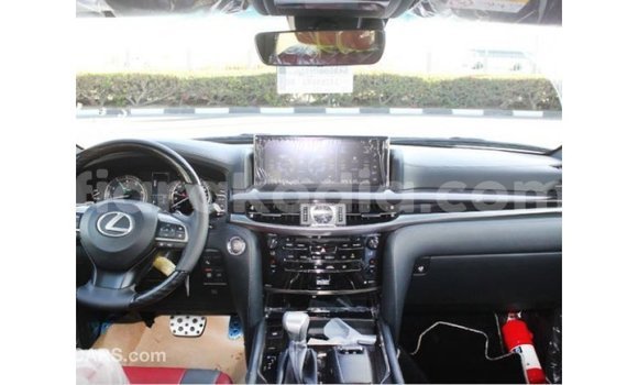 Acheter Import Voiture Lexus LX Blanc à Import - Dubai, Diana