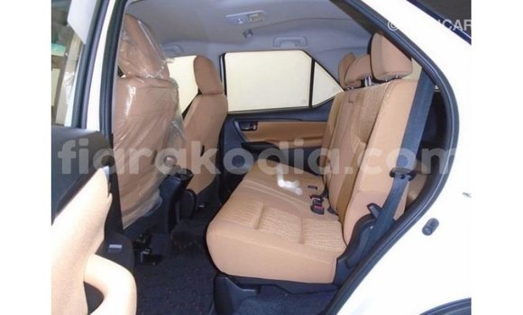 Hividy Toyota Fortuner fotsy Car in Import - Dubai in Diana Hividy Toyota Fortuner fotsy Car in Import - Dubai in Diana