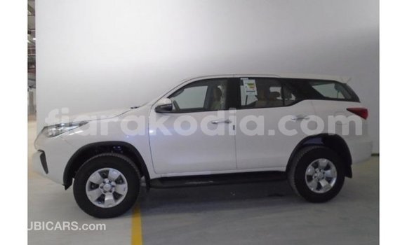 Hividy Toyota Fortuner fotsy Car in Import - Dubai in Diana Hividy Toyota Fortuner fotsy Car in Import - Dubai in Diana