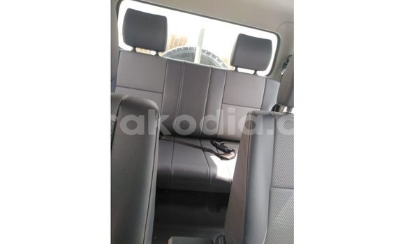 Hividy Toyota Land Cruiser fotsy Car in Import - Dubai in Diana Hividy Toyota Land Cruiser fotsy Car in Import - Dubai in Diana