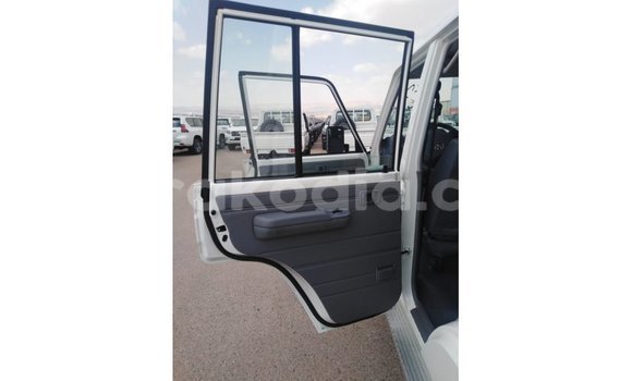 Hividy Toyota Land Cruiser fotsy Car in Import - Dubai in Diana Hividy Toyota Land Cruiser fotsy Car in Import - Dubai in Diana