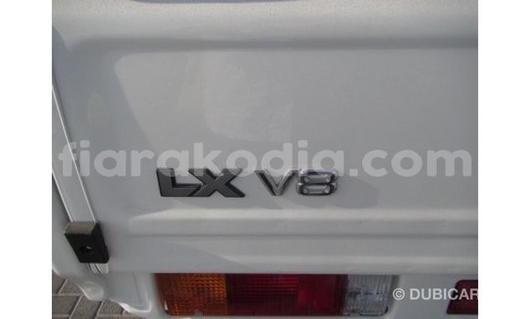 Hividy Toyota Land Cruiser fotsy Car in Import - Dubai in Diana Hividy Toyota Land Cruiser fotsy Car in Import - Dubai in Diana