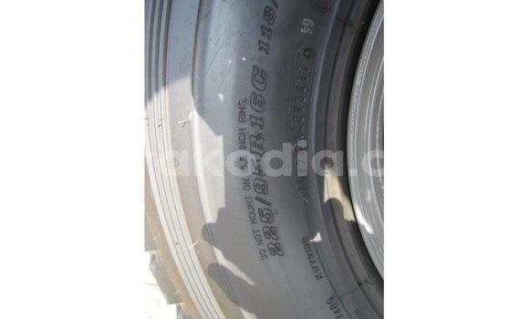 Hividy Toyota Land Cruiser fotsy Car in Import - Dubai in Diana Hividy Toyota Land Cruiser fotsy Car in Import - Dubai in Diana