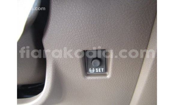 Hividy Toyota Land Cruiser fotsy Car in Import - Dubai in Diana Hividy Toyota Land Cruiser fotsy Car in Import - Dubai in Diana