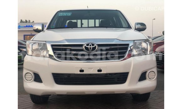 Hividy Toyota Hilux fotsy Car in Import - Dubai in Diana Hividy Toyota Hilux fotsy Car in Import - Dubai in Diana