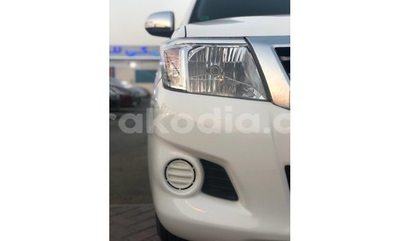 Hividy Toyota Hilux fotsy Car in Import - Dubai in Diana Hividy Toyota Hilux fotsy Car in Import - Dubai in Diana