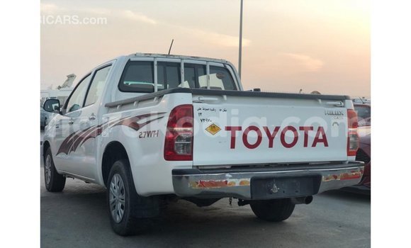 Hividy Toyota Hilux fotsy Car in Import - Dubai in Diana Hividy Toyota Hilux fotsy Car in Import - Dubai in Diana
