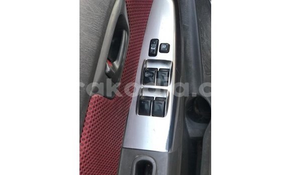 Hividy Toyota Hilux fotsy Car in Import - Dubai in Diana Hividy Toyota Hilux fotsy Car in Import - Dubai in Diana