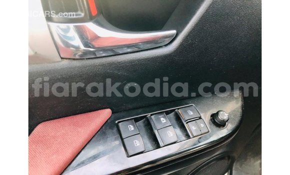 Acheter Import Voiture Toyota Hilux Blanc à Import - Dubai, Diana Acheter Import Voiture Toyota Hilux Blanc à Import - Dubai, Diana