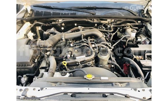 Acheter Import Voiture Toyota Hilux Blanc à Import - Dubai, Diana Acheter Import Voiture Toyota Hilux Blanc à Import - Dubai, Diana