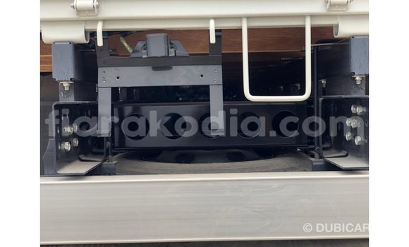 Acheter Import Voiture Isuzu Rodeo Blanc à Import - Dubai, Diana Acheter Import Voiture Isuzu Rodeo Blanc à Import - Dubai, Diana