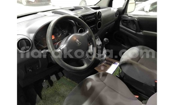 Acheter Import Voiture Peugeot Partner Blanc à Import - Dubai, Diana Acheter Import Voiture Peugeot Partner Blanc à Import - Dubai, Diana