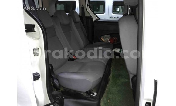 Acheter Import Voiture Peugeot Partner Blanc à Import - Dubai, Diana Acheter Import Voiture Peugeot Partner Blanc à Import - Dubai, Diana