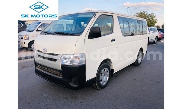 Hividy Toyota Hiace fotsy Car in Import - Dubai in Diana Hividy Toyota Hiace fotsy Car in Import - Dubai in Diana