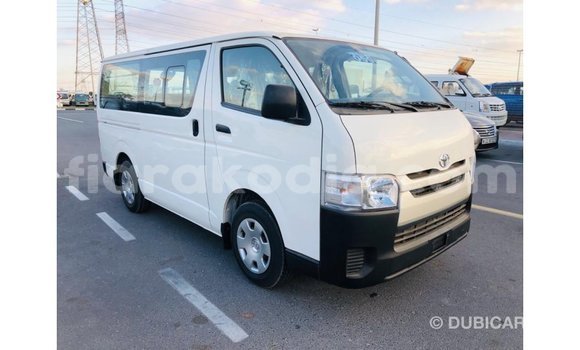 Hividy Toyota Hiace fotsy Car in Import - Dubai in Diana Hividy Toyota Hiace fotsy Car in Import - Dubai in Diana