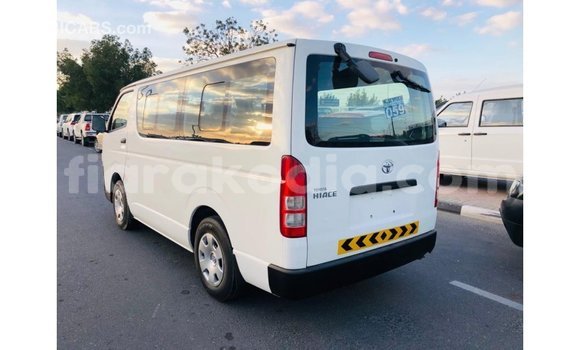 Hividy Toyota Hiace fotsy Car in Import - Dubai in Diana Hividy Toyota Hiace fotsy Car in Import - Dubai in Diana
