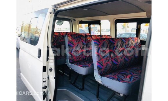 Hividy Toyota Hiace fotsy Car in Import - Dubai in Diana Hividy Toyota Hiace fotsy Car in Import - Dubai in Diana