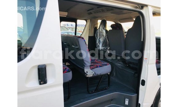 Hividy Toyota Hiace fotsy Car in Import - Dubai in Diana Hividy Toyota Hiace fotsy Car in Import - Dubai in Diana