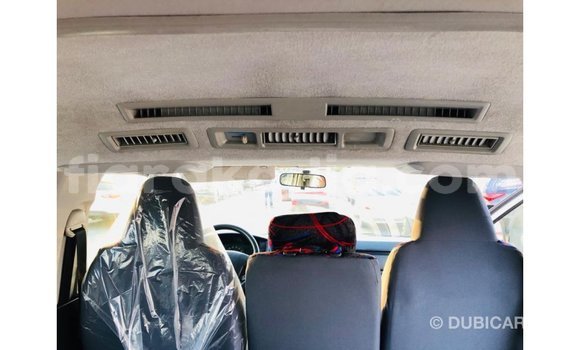 Hividy Toyota Hiace fotsy Car in Import - Dubai in Diana Hividy Toyota Hiace fotsy Car in Import - Dubai in Diana