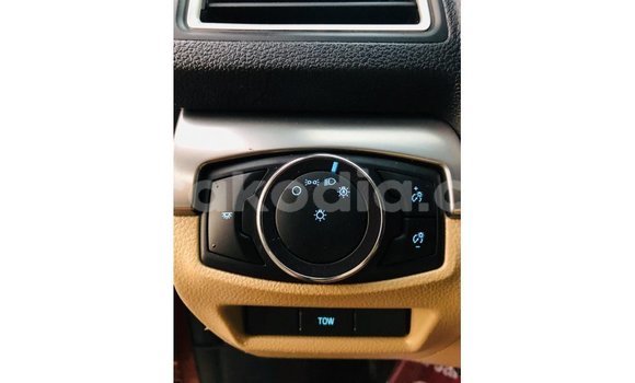 Acheter Import Voiture Ford Explorer Rouge à Import - Dubai, Diana Acheter Import Voiture Ford Explorer Rouge à Import - Dubai, Diana