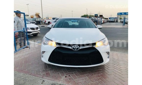 Acheter Import Voiture Toyota Camry Blanc à Import - Dubai, Diana Acheter Import Voiture Toyota Camry Blanc à Import - Dubai, Diana