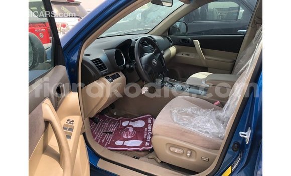 Buy Import Toyota Highlander Blue Car in Import - Dubai in Diana Buy Import Toyota Highlander Blue Car in Import - Dubai in Diana