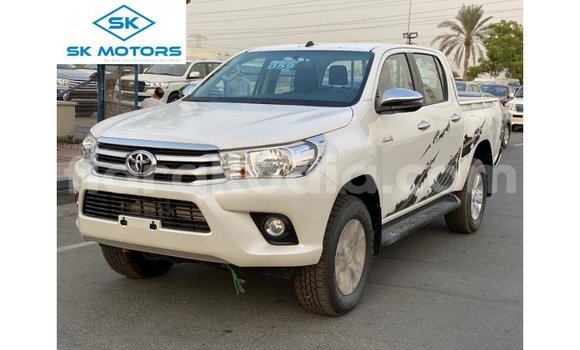 Hividy Toyota Hilux fotsy Car in Import - Dubai in Diana Hividy Toyota Hilux fotsy Car in Import - Dubai in Diana