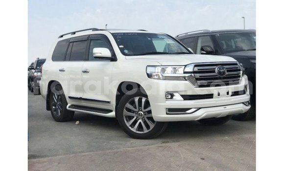 Acheter Import Voiture Toyota Land Cruiser Blanc à Import - Dubai, Diana Acheter Import Voiture Toyota Land Cruiser Blanc à Import - Dubai, Diana