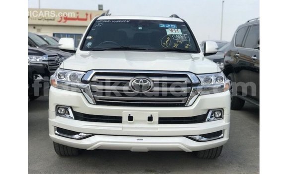Acheter Import Voiture Toyota Land Cruiser Blanc à Import - Dubai, Diana Acheter Import Voiture Toyota Land Cruiser Blanc à Import - Dubai, Diana