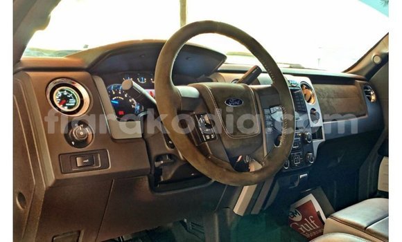 Hividy Ford Club Wagon Red Car in Import - Dubai in Diana Hividy Ford Club Wagon Red Car in Import - Dubai in Diana