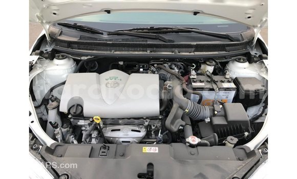 Acheter Import Utilitaire Toyota DA Blanc à Import - Dubai, Diana Acheter Import Utilitaire Toyota DA Blanc à Import - Dubai, Diana