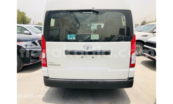 Hividy Toyota Hiace fotsy Car in Import - Dubai in Diana Hividy Toyota Hiace fotsy Car in Import - Dubai in Diana
