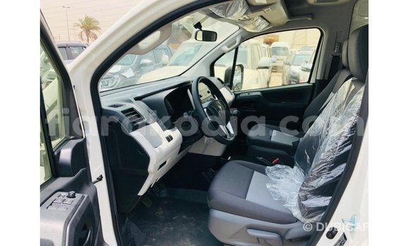 Hividy Toyota Hiace fotsy Car in Import - Dubai in Diana Hividy Toyota Hiace fotsy Car in Import - Dubai in Diana