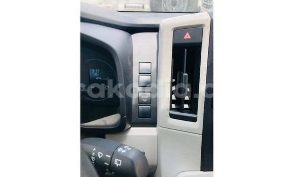 Hividy Toyota Hiace fotsy Car in Import - Dubai in Diana Hividy Toyota Hiace fotsy Car in Import - Dubai in Diana