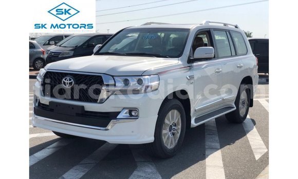 Acheter Import Voiture Toyota Land Cruiser Blanc à Import - Dubai, Diana Acheter Import Voiture Toyota Land Cruiser Blanc à Import - Dubai, Diana