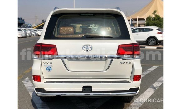 Acheter Import Voiture Toyota Land Cruiser Blanc à Import - Dubai, Diana Acheter Import Voiture Toyota Land Cruiser Blanc à Import - Dubai, Diana
