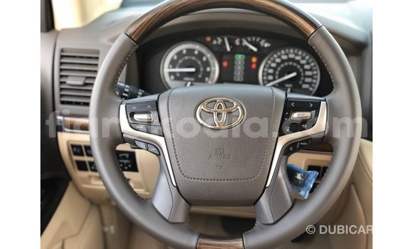 Acheter Import Voiture Toyota Land Cruiser Blanc à Import - Dubai, Diana Acheter Import Voiture Toyota Land Cruiser Blanc à Import - Dubai, Diana
