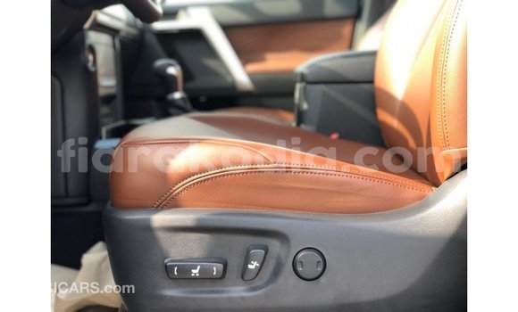 Acheter Import Voiture Toyota Prado Noir à Import - Dubai, Diana Acheter Import Voiture Toyota Prado Noir à Import - Dubai, Diana