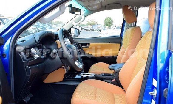 Acheter Import Voiture Toyota Fortuner Bleu à Import - Dubai, Diana Acheter Import Voiture Toyota Fortuner Bleu à Import - Dubai, Diana