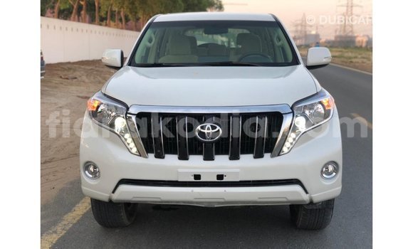Acheter Import Voiture Toyota Prado Blanc à Import - Dubai, Diana Acheter Import Voiture Toyota Prado Blanc à Import - Dubai, Diana