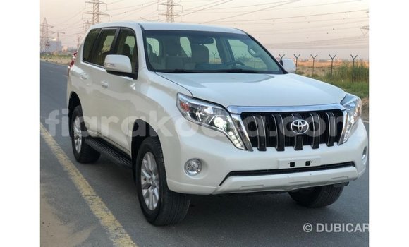 Acheter Import Voiture Toyota Prado Blanc à Import - Dubai, Diana Acheter Import Voiture Toyota Prado Blanc à Import - Dubai, Diana