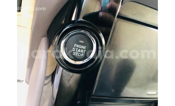 Acheter Import Voiture Toyota Prado Blanc à Import - Dubai, Diana Acheter Import Voiture Toyota Prado Blanc à Import - Dubai, Diana