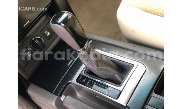 Acheter Import Voiture Toyota Prado Blanc à Import - Dubai, Diana Acheter Import Voiture Toyota Prado Blanc à Import - Dubai, Diana