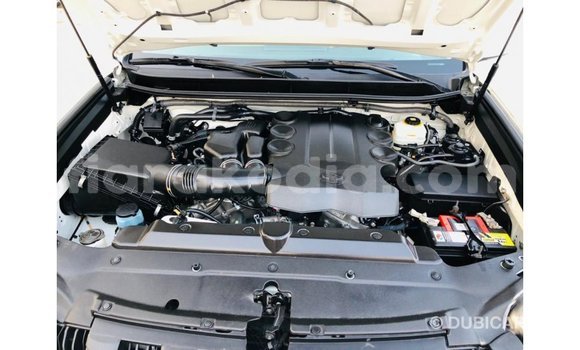 Acheter Import Voiture Toyota Prado Blanc à Import - Dubai, Diana Acheter Import Voiture Toyota Prado Blanc à Import - Dubai, Diana