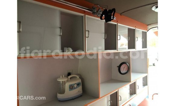 Acheter Import Voiture Toyota Hiace Blanc à Import - Dubai, Diana Acheter Import Voiture Toyota Hiace Blanc à Import - Dubai, Diana